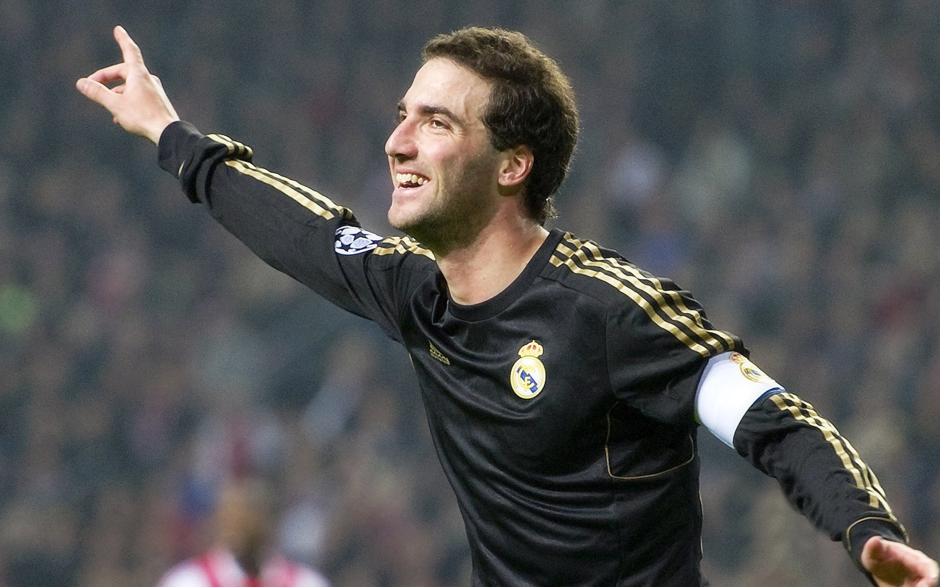 巴西男足在预选赛中遭遇阿根廷绝杀，巴西阿根廷足球比赛